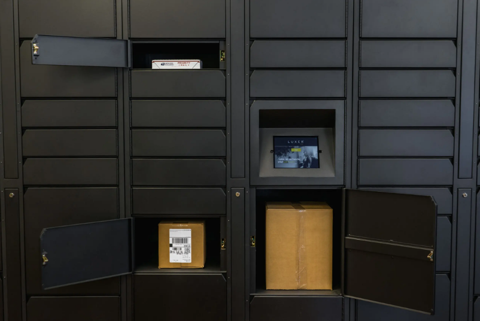 postal parcel lockers