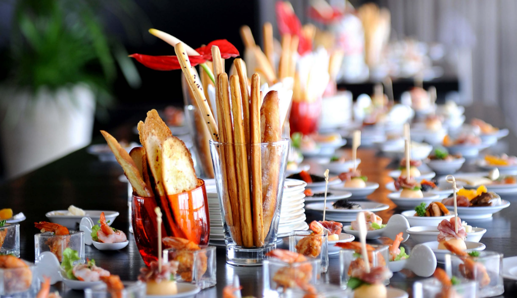 Planning a Seamless Corporate Catering Experience: Tips and Tricks