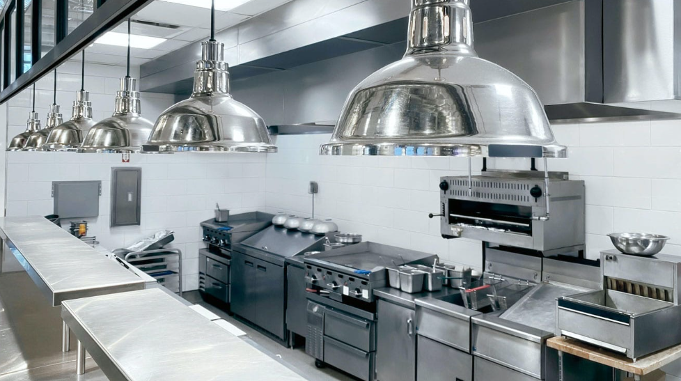 Choosing the Right Commercial Food Service Equipment for Your Business