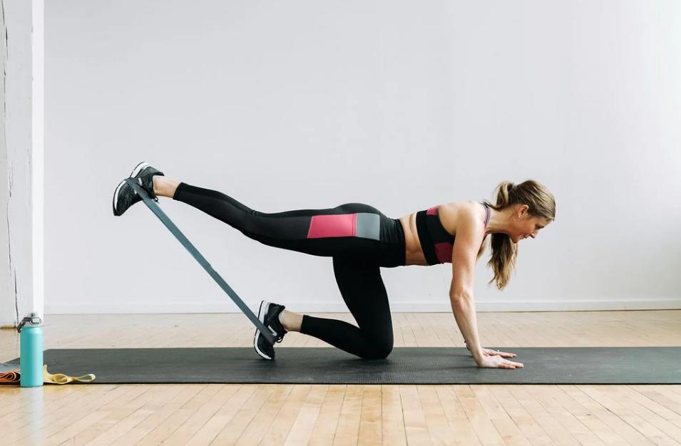 5 Simple Leg Training Workouts with Resistance Bands